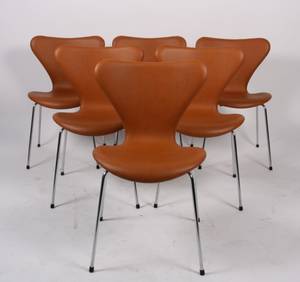 Arne Jacobsen 1902-1971 Sæt på seks stole model 3107, cognacfarvet læder 6