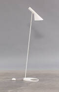 Arne Jacobsen. AJ standerlampe, hvid