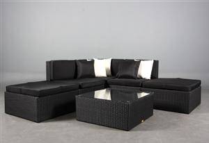 Havemøbler. Loungemøblement i sort polyrattan.