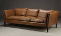Dansk møbelproducent. Tre- pers. sofa