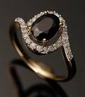 Ring, 9 kt guld, med safir og diamanter 