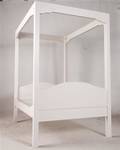 Himmelbett im Landhausstil