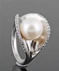 Cultured fresh water pearl ring This lot has been put up for resale under the new lot no. 3430544
