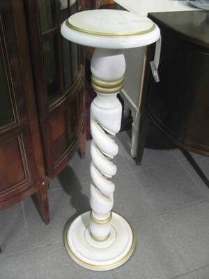 Piedestal, spiralformad