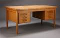 Dansk møbelproducent. Skrivebord, egetræ