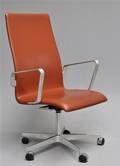 Arne Jacobsen. Oxford kontorstol, model 3273. Smoked Cognac 