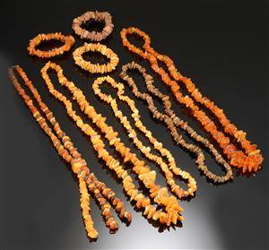 Samling ravsmykker, halskæder og armbånd 8