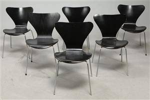 Arne Jacobsen. Sæt på seks stole, model 3107, Syveren 6 
