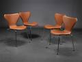 Arne Jacobsen. Fire stole, model 3107, nybetrukket med brunt Savanne læder