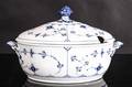 Royal Copenhagen, terrin med lock, Musselmalet halvblonde