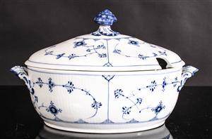 Royal Copenhagen, terrin med lock, Musselmalet halvblonde