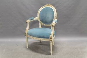 Karmstol i gustaviansk stil