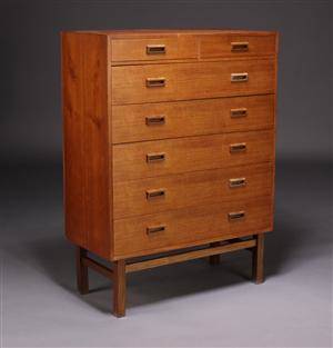 Dansk møbelproducent. Kommode, teaktræ