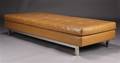 Daybed  briks, brunt skind