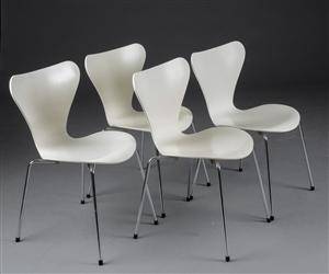 Arne Jacobsen. Fire syverstole, model 3107  4