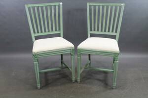 Stolar i gustaviansk stil 1 par