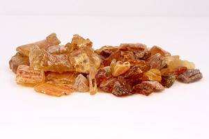 En samling rav. Vægt i alt ca. 385 gr