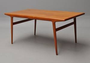 Johannes Andersen. Spisebord med udtræk af teak