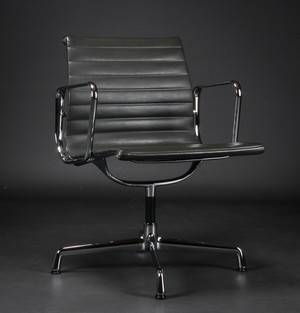 Charles Eames. Alu Group Chair model EA-108