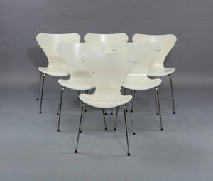 Arne Jacobsen, Syveren sæt på seks stole, model 3107 6 