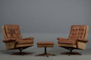 To lænestole med skammel, skind og ruskind 3