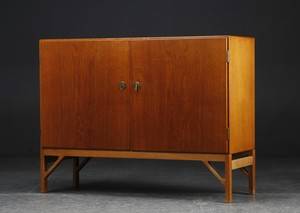 Børge Mogensen. Skænk af egetræ