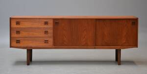 Dansk møbelproducent. Skænk af teak