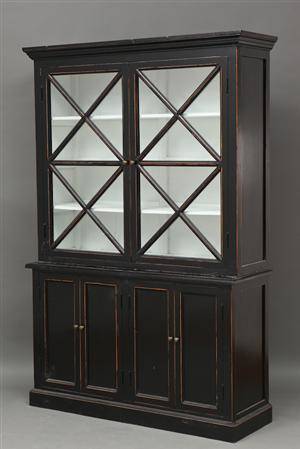 To delt vitrine i sort bemalet træ