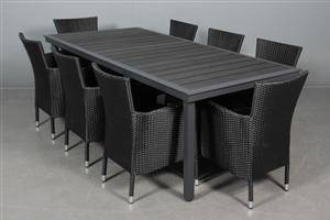 Daneline Havemøbler. Havebord samt otte armstole. 9 