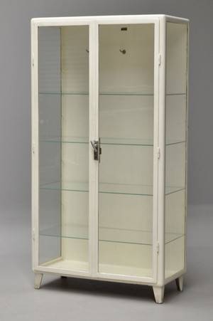 Vitrineskab  medicinskab af lakeret stål