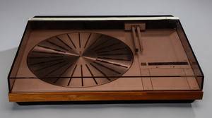 Bang  Olufsen. Beogram 4000 tangentialpladespiller  