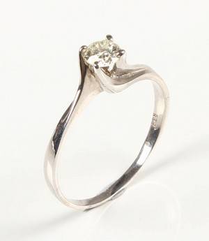 Ring, 14 kt hvidguld, brillant