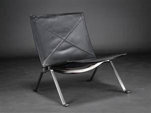 Poul Kjærholm. PK 22 lænestol betrukket sort Classic læder, Red Label 