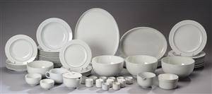 Grethe Meyer for Kgl. P.Aluminia. Blåkant, middags- og kaffeservice af fajance 60 
