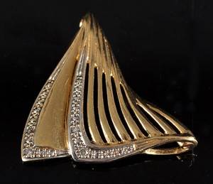 Hänge i 18k guld med diamanter