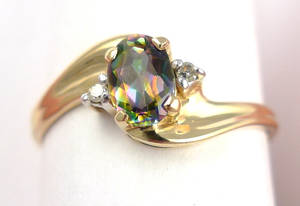 Ring med mystik Topas och diamanter