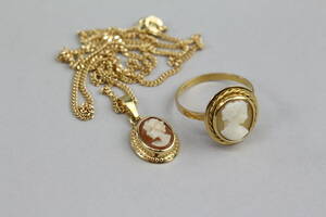 Halsband