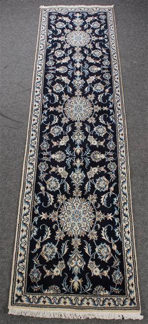 Persisk Nain løber, uld på bomuld, 294 x 77 cm. 