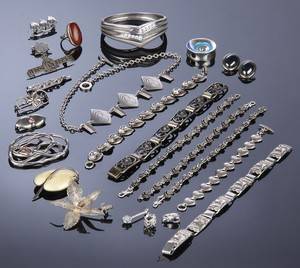 Georg Jensen m.fl. Samling smykker af sølv og sterlingsølv 27