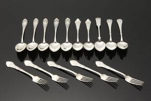 Diverse dele bestik af sølv. 15