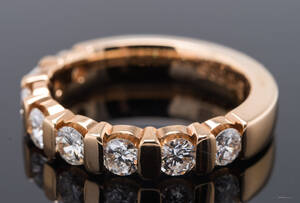 Alliancering med 8 brillanter, ca. 1.00 ct