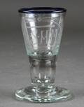 Glas med slibninger og monogram år 1799