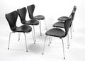 Arne Jacobsen. Sæt på seks stole syveren , model 3107, nybetrukket med sort læder 6  