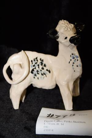 Figurin Fjällko, Pirkko Åkerblom, L 13 cm, H 14 cm
