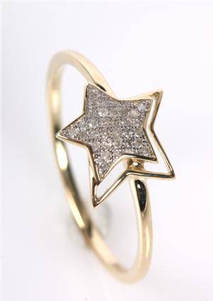 Brillantring, 9 kt. guld, ca. 0,06 ct.