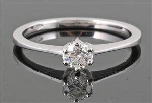 Brilliant-cut diamond solitaire ring ,18kt approx.0.25 ct. By Cordoba Jewelley.