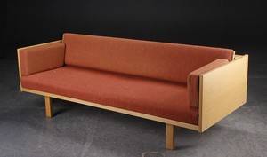 Hans J. Wegner. Sovesofa model GE261, eg