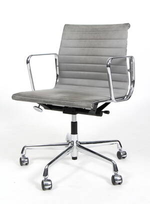 Charles Eames. Kontorstol, model EA-117 med alcantara  Denne vare er sat til omsalg under nyt varenummer 5009991