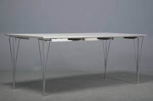 Fritz HansenBruno Mathsson Bord model B637