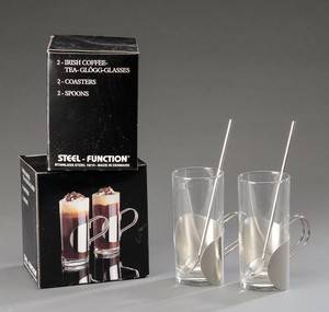 Kopper af glas med greb af stål 96